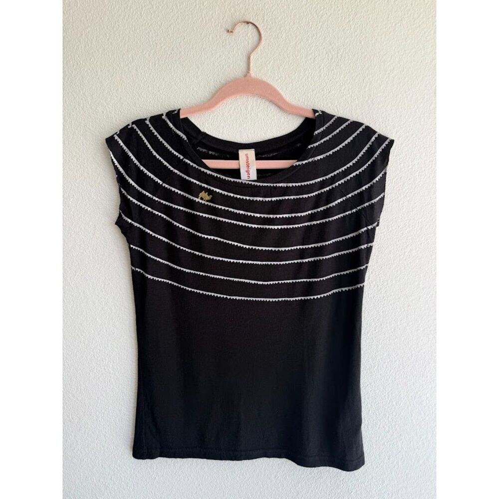 Umsteigen Black Camel Graphic Hand Printed Boat Neck Raglan Bamboo Shirt size M